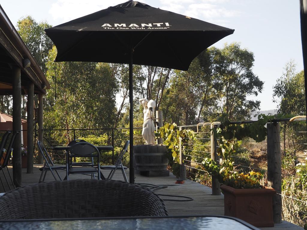 Moonambel Moonbeam Cottages & Rainbow Cafe מראה חיצוני תמונה
