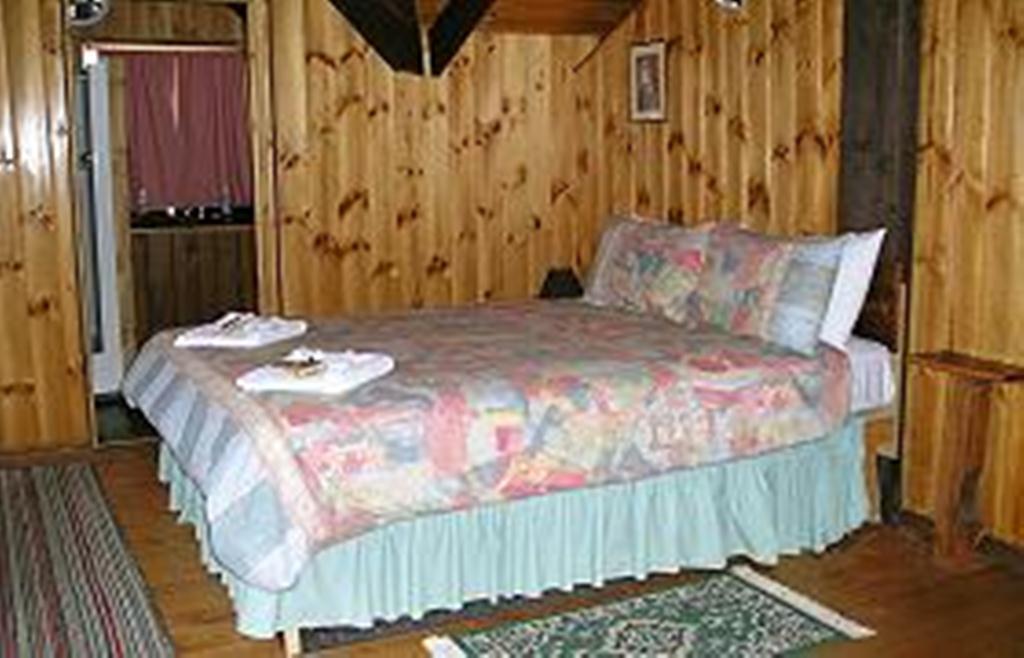 Moonambel Moonbeam Cottages & Rainbow Cafe חדר תמונה