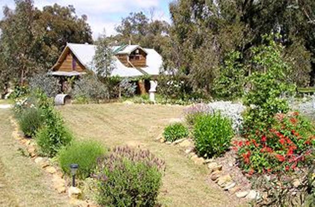 Moonambel Moonbeam Cottages & Rainbow Cafe מראה חיצוני תמונה